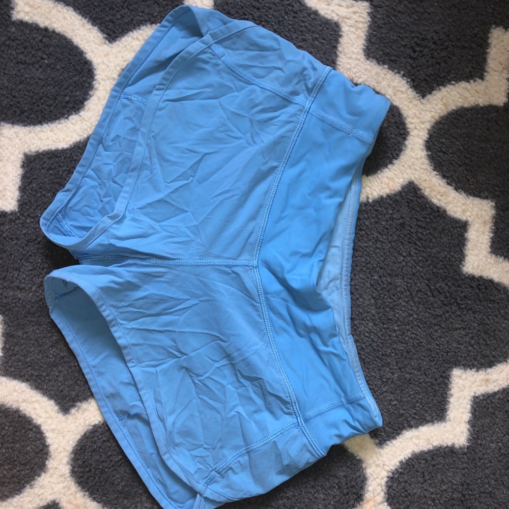 Lulu Lemon Speed Up Short 2.5”